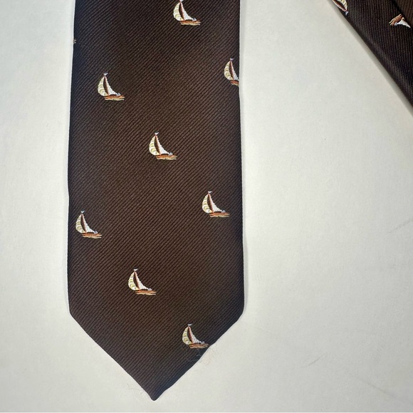 NWT x VINTAGE Sailboat Embroidered Brown Patterned Tie by Charing Cross 3” - Picture 1 of 6